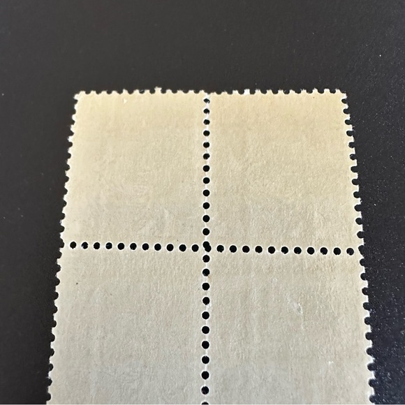 US STAMP George Washington 5 CENT - block of 4 - Picture 4 of 6